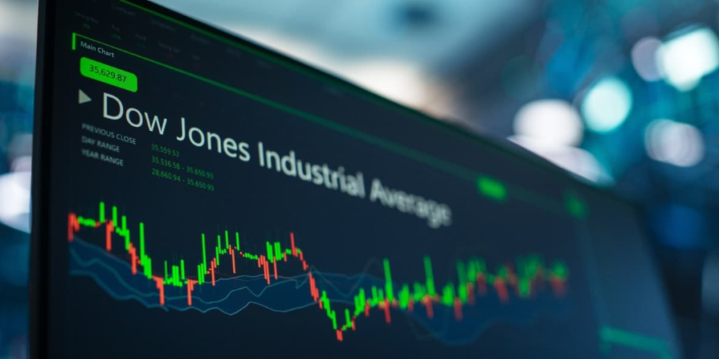 A digital stock market ticker displays the Dow Jones Industrial Average dropping nearly 650 points on March 3, 2025, with a red downward arrow dominating the screen, reflecting Wall Street’s reaction to tariff fears and economic uncertainty at the New York Stock Exchange.